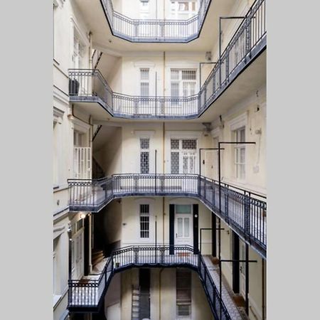 Oktober 6/8 Apartment Budapest Kültér fotó
