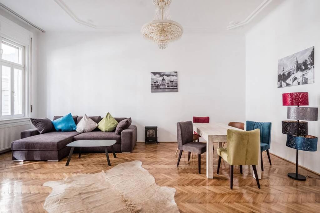 Oktober 6/8 Apartment Budapest Kültér fotó