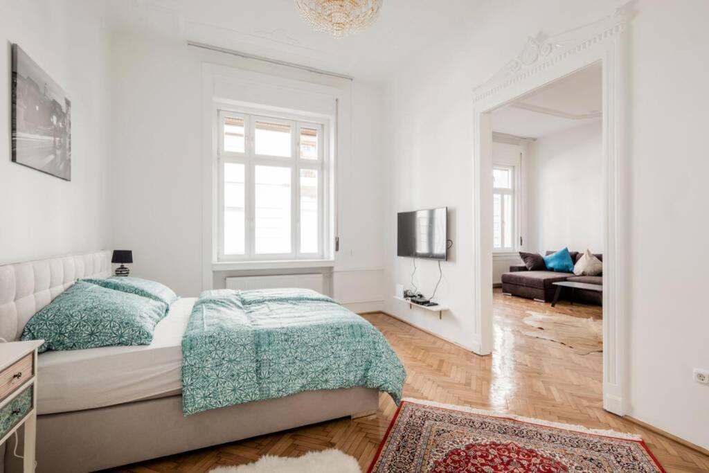 Oktober 6/8 Apartment Budapest Kültér fotó