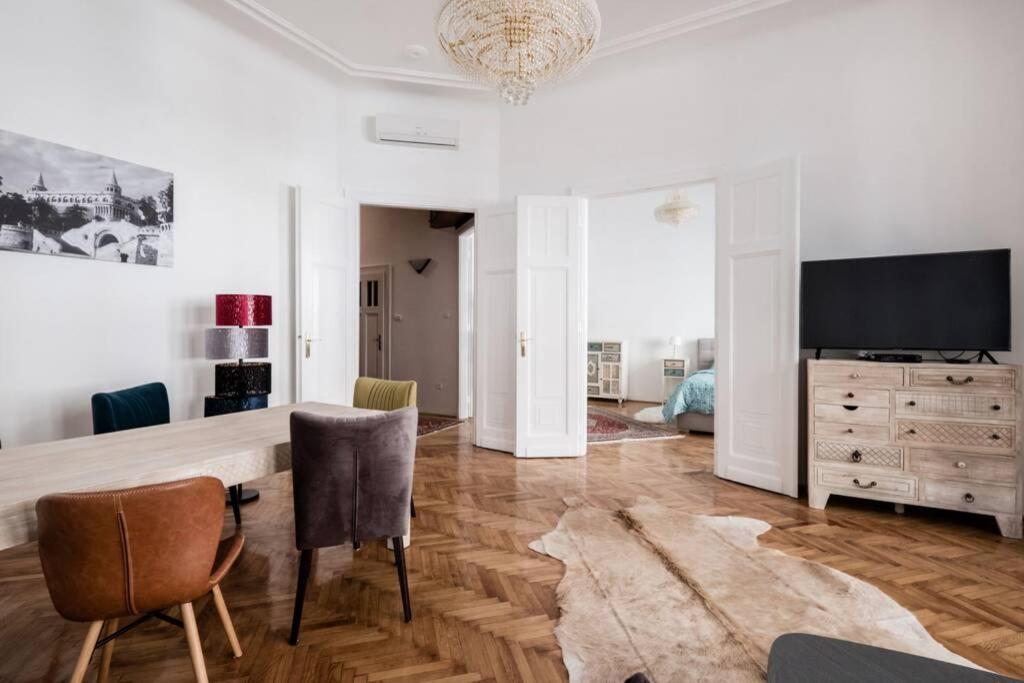 Oktober 6/8 Apartment Budapest Kültér fotó